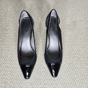 Life Stride Soft System Kimmy Black Cutout Heels Faux Suede & Patent NWOT 9